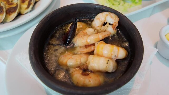 Camarones al Pil Pil - Close Up