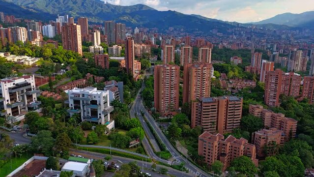 V&iacute;deo a&eacute;reo hyperlapse realizado con drone en la ciudad de Medell&iacute;n.	