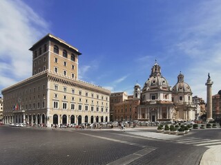 Fototapeta premium building and church in Piazza Venezia in Rome