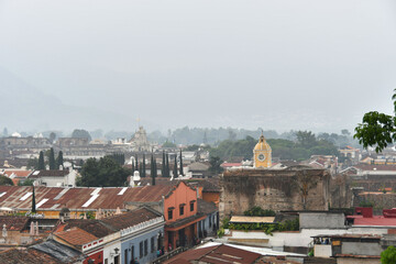 Obraz premium Paisaje Urbano en la ciudad de Antigua Guatemala, departamento de Sacatepéquez.
