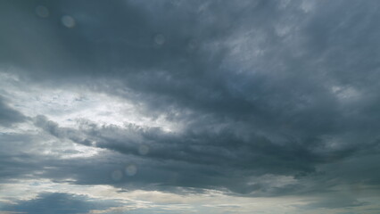 Obraz premium Heavy rain is coming. Cumulus dark clouds harbinger of bad weather and heavy rains. Timelapse.