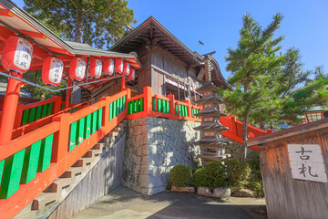 太鼓谷稲成神社