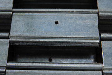 Aligned and perforated single-channel profile