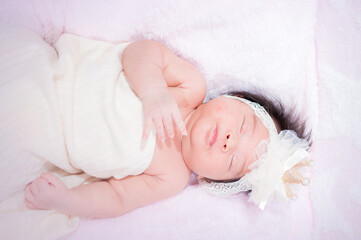 t looks like you have images of a baby. If you need help or information about something specific related to these images, feel free to ask!

