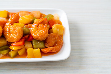 Stir-fried sweet and sour with fried shrimp
