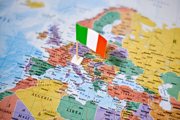 Obraz premium Italy on world map with flag