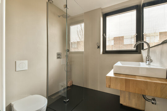 Modern bathroom interior at Jan Vrijmanstraat 98
