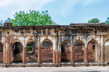 Obraz premium Mosque and Imambara tomb - The Residency, Lucknow, Uttar Pradesh, India, Asia