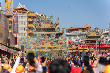 These photos capture the vibrant scenes of the Baishatun Mazu pilgrimage, where devoted followers...