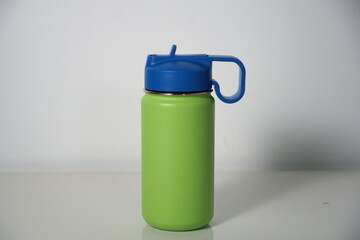 Insulated bottle with straw lid