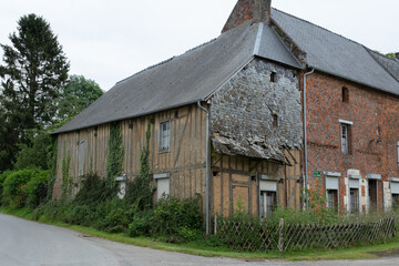 The most interesting deteriorated walls I've come across, old houses and buildings.