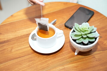 Prepare tea on the table