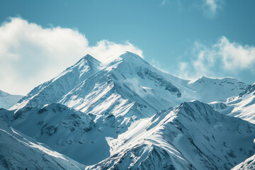 Obraz premium Snow-Covered Mountain Landscape