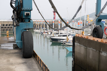 Facilities and yacht marinas for yacht maintenance
