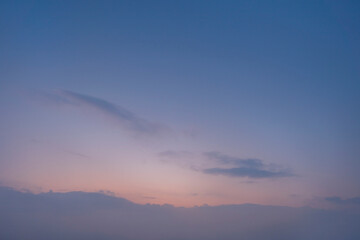 朝の空と雲