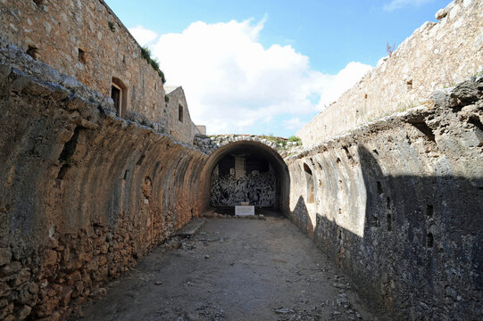 La poudri&egrave;re du monast&egrave;re d'Arkadi pr&egrave;s de R&eacute;thymnon en Cr&egrave;te