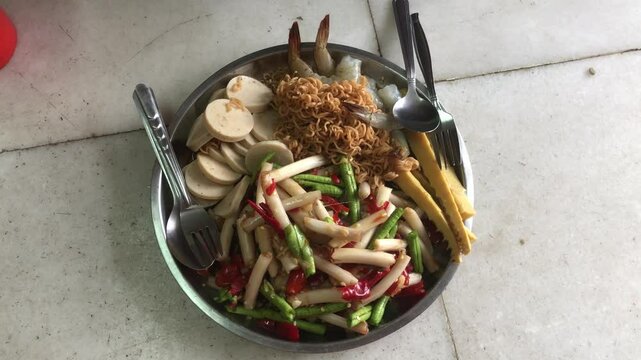 Vegetables spicy salad,Papaya salad,ingredient with Papaya,Lotus Stem,Bamboo shoot,Long bean,Shrimp,Pork sausage