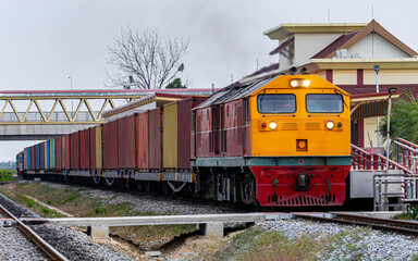 Obraz premium freight Container train num 778 at Phetchaburi, Thailand 