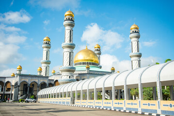 ブルネイダルサラームにあるニューモスクのとても美しい風景Very beautiful scenery of New Mosque in Brunei Darussalam