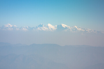 飛行機の窓から眺めるネパールヒマラヤ山脈のとても美しい風景Beautiful scenery of the Nepal Himalayas seen from the airplane window