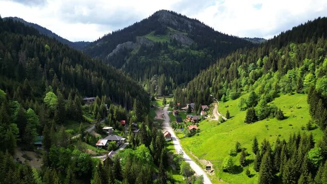Unglaubliches Bergpanorama - Rugova Gebirge, Kosovo.