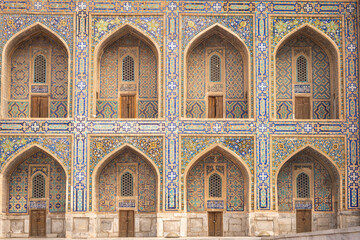 Obraz premium Front of Medersa Tilla-Qari, details, in the city of Samarcande, Uzbekistan