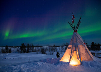 camping under the Aurosa © Sean