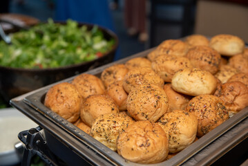 Steam buns with leeks and garlic