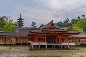 Obraz premium 日本の広島にある、厳島神社の風景