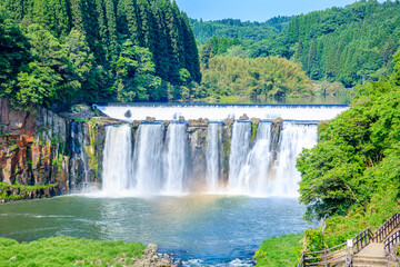 Fototapeta premium 初夏の沈堕の滝 大分県豊後大野市 Chinda Falls in early summer. Oita Pref, Bungoono City.