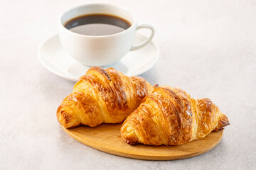 焼きたてのパンと淹れたてのコーヒー