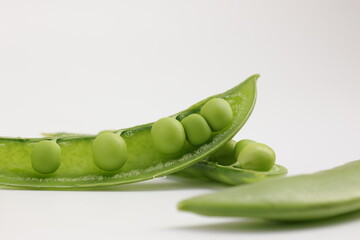 fresh green peas