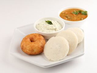 idli, sambhar, coconut chutney, medu vada - south Indian, food or breakfast or tiffin 