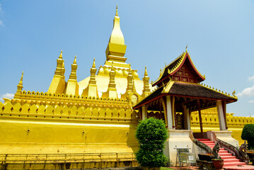 ラオスの首都ヴィエンチャンにあるタート・ルアンのとても美しい風景The beautiful scenery of That Luang in Vientiane, the capital of Laos