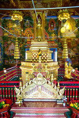 Fototapeta premium タイチェンマイにあるワット・チェディルアン寺院の美しい風景Beautiful scenery of Wat Chediluang temple in Chiang Mai, Thailand