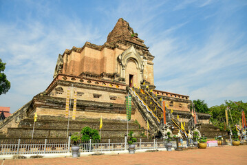 タイチェンマイにあるワット・チェディルアン寺院の美しい風景Beautiful scenery of Wat Chediluang temple in Chiang Mai, Thailand