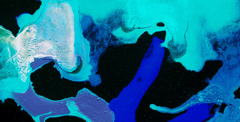 Fluid Finesse: Unveiling the Intricate Allure of Liquid Art in Oil Paintings
