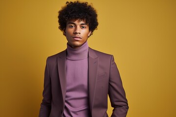 Obraz premium A man in a purple suit and a pink sweater