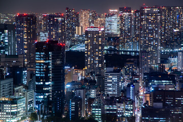 Fototapeta premium 高層ビルから眺める東京都心部のとても美しい夜景A beautiful night view of central Tokyo seen from a skyscraper