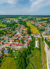 Blick auf Langenneufnach in den Stauden in Bayerisch-Schwaben im Sommer