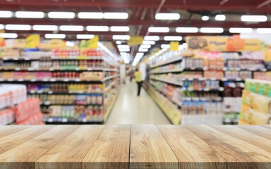 Fototapeta premium wood table top with blur supermarket
