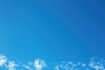 Obraz premium Clear blue sky background and empty space for your design, no cloud