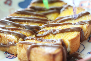 Delicious toast Topped with chocolate