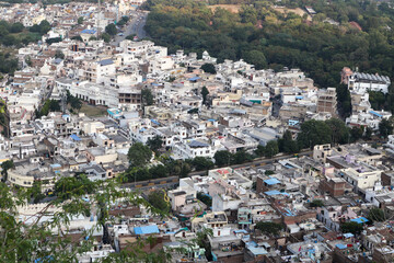 Naklejka premium An Overview of the city of lakes Udaipur viewed from a hill in Rajasthan, India.