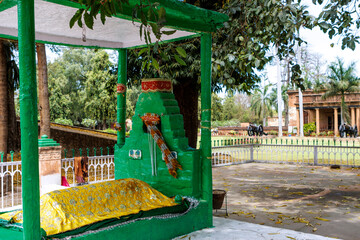 Muslim grave in the garden of The Residency, Lucknow, Uttar Pradesh, India, Asia