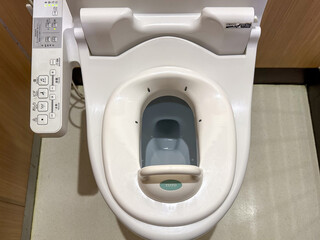 便器に重ねて使う、子供用の便器