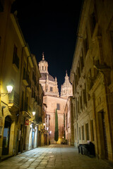 Fototapeta premium SALAMANCA DE NOCHE DETALLES DE LA CIUDAD 2023 , SALAMANCA PHOTOS WITH DETAILS OF THE CITY SPAIN 