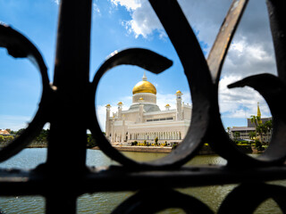 Omar Ali Saifuddien Mosque, named after the 28th Sultan, landmark iconic in Bandar Seri Begawan,...
