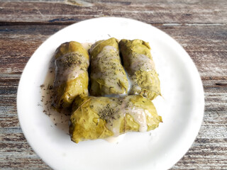 Dolmas with egg-lemon sauce
