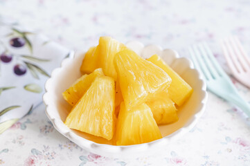 カットフルーツ　完熟パイン